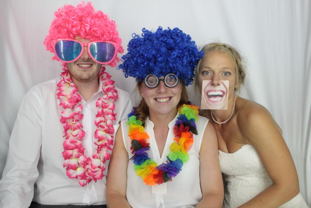 Laura & Oliver | View more photos from the event at gallery.myphotoboothexperience.co.uk/u/MyPhotoBoothExperienceLtd/Laura-Oliver